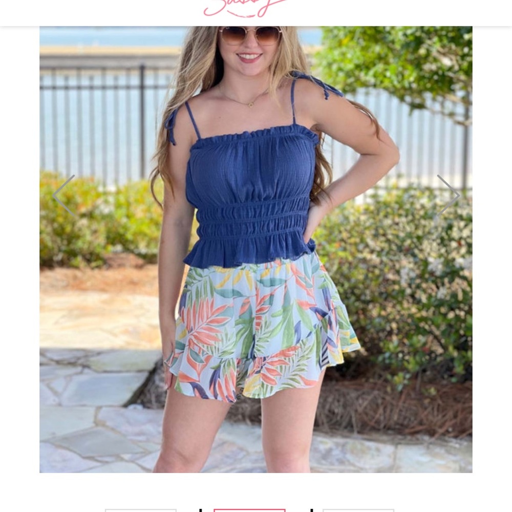 Gee gee Tropical Sunset printed shorts Size L with NWT